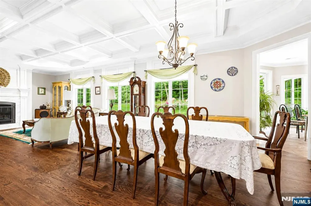 41 Wildwood Road Saddle River, NJ 07458