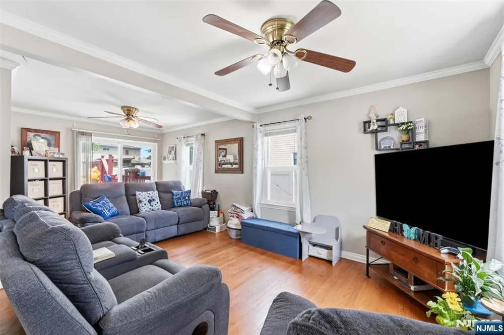 4 Salem Road Paterson, NJ 07502