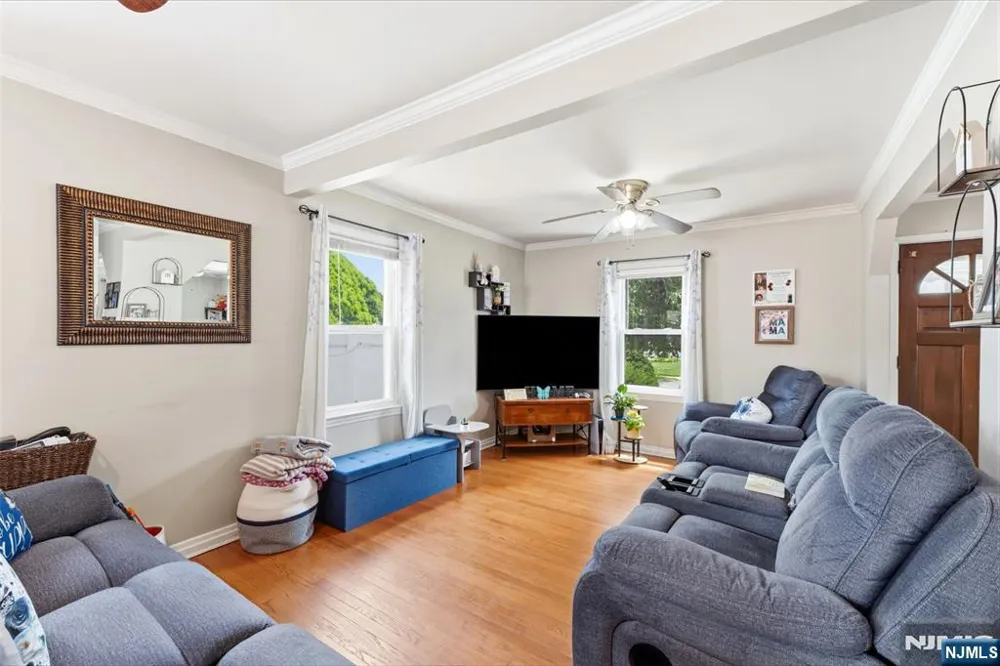 4 Salem Road Paterson, NJ 07502
