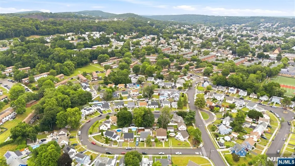 4 Salem Road Paterson, NJ 07502
