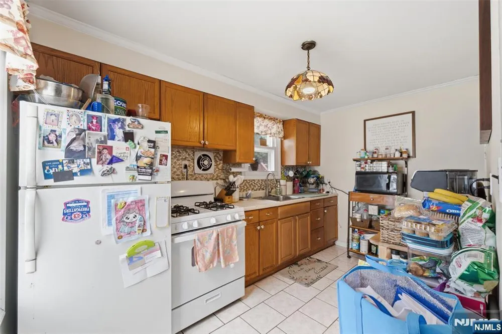4 Salem Road Paterson, NJ 07502