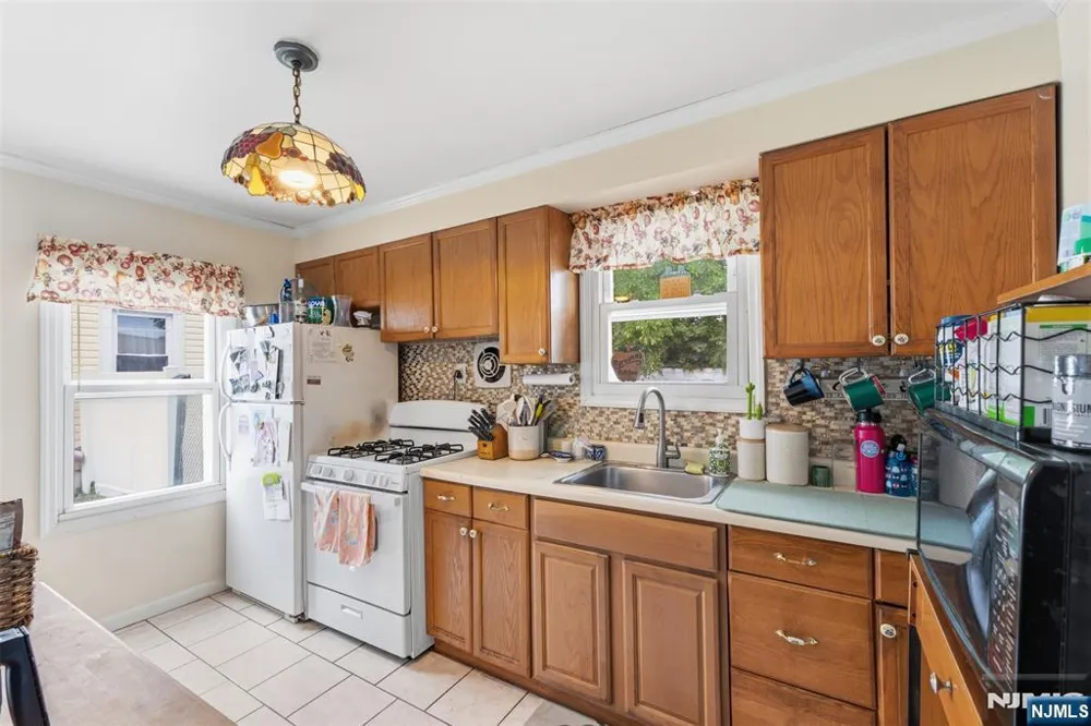 4 Salem Road Paterson, NJ 07502