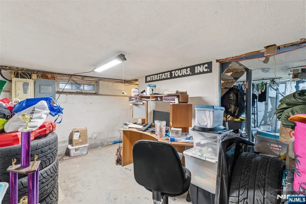 4 Salem Road Paterson, NJ 07502