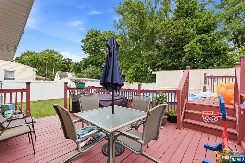 4 Salem Road Paterson, NJ 07502