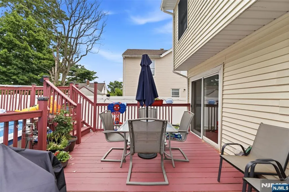 4 Salem Road Paterson, NJ 07502