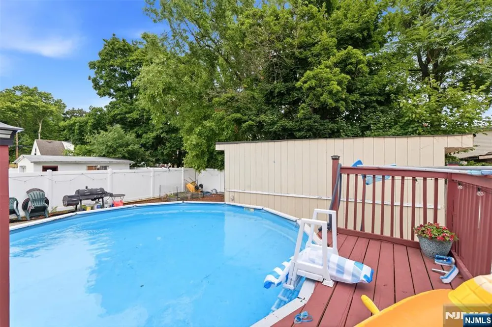 4 Salem Road Paterson, NJ 07502