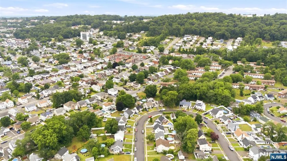 4 Salem Road Paterson, NJ 07502