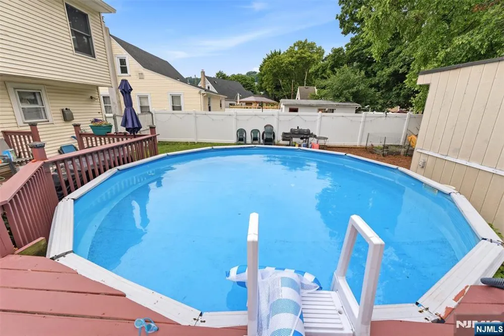 4 Salem Road Paterson, NJ 07502