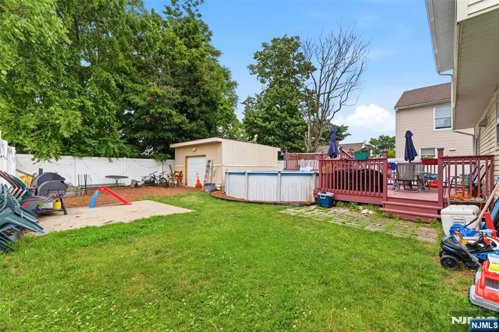 4 Salem Road Paterson, NJ 07502