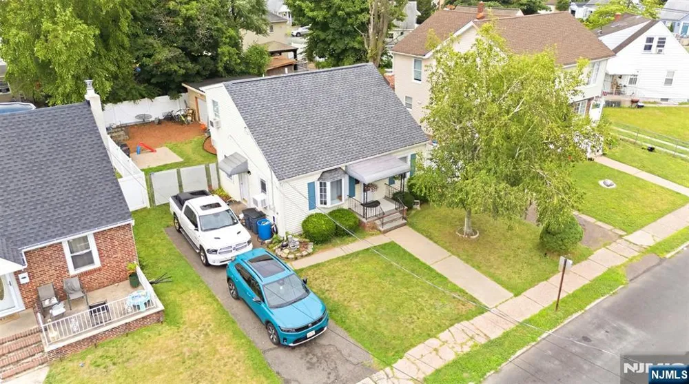 4 Salem Road Paterson, NJ 07502