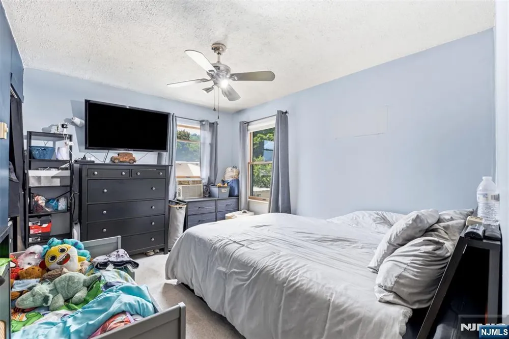 4 Salem Road Paterson, NJ 07502