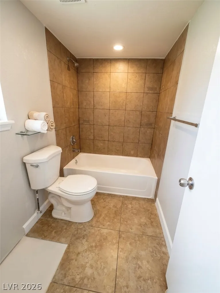 2732 Alicialynn Way Las Vegas, NV 89121