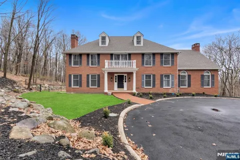 853 Shadow Ridge Road