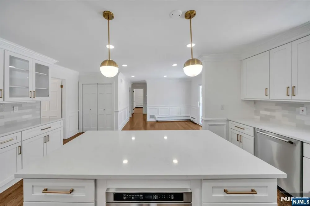 853 Shadow Ridge Road Franklin Lakes, NJ 07417