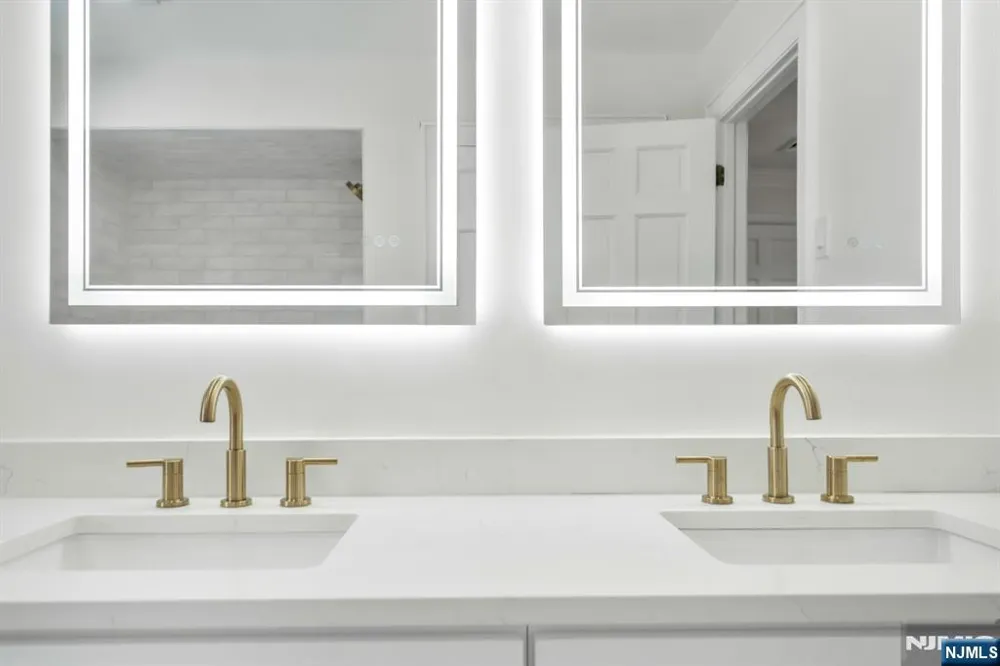 853 Shadow Ridge Road Franklin Lakes, NJ 07417