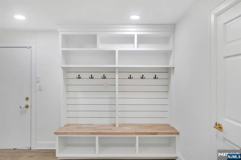 853 Shadow Ridge Road Franklin Lakes, NJ 07417