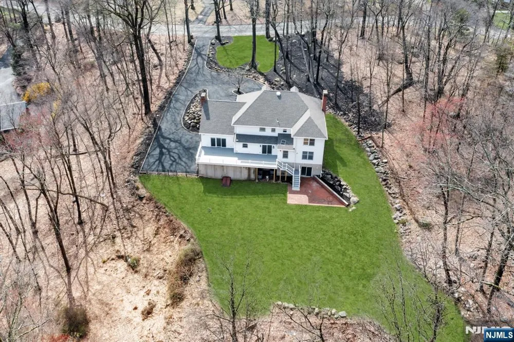 853 Shadow Ridge Road Franklin Lakes, NJ 07417