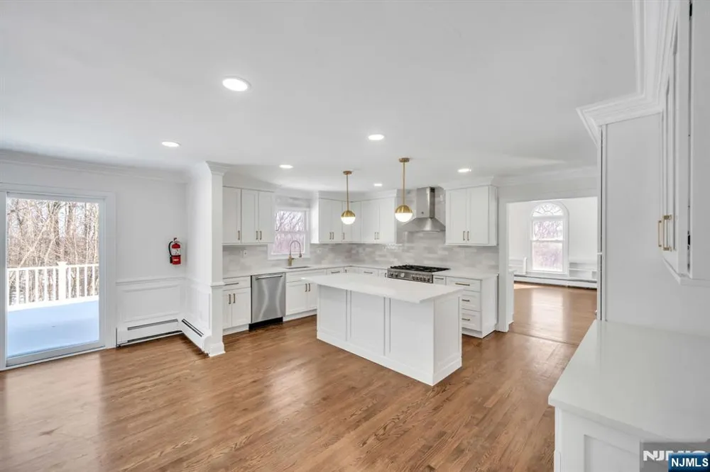 853 Shadow Ridge Road Franklin Lakes, NJ 07417
