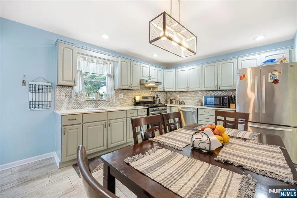 15 Pierrepont Avenue Rutherford, NJ 07070