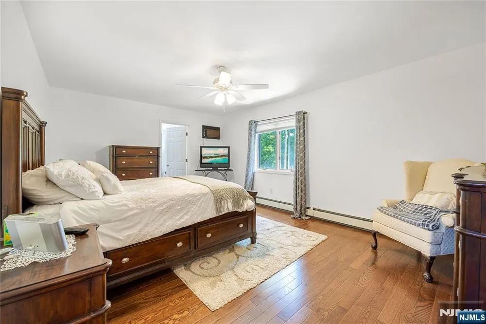 15 Pierrepont Avenue Rutherford, NJ 07070