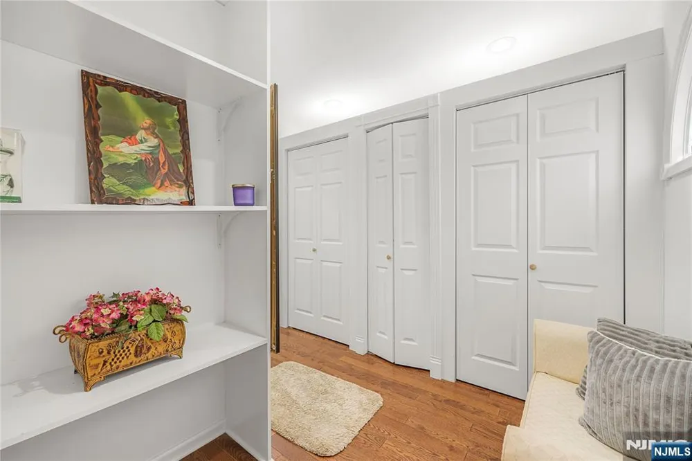 15 Pierrepont Avenue Rutherford, NJ 07070