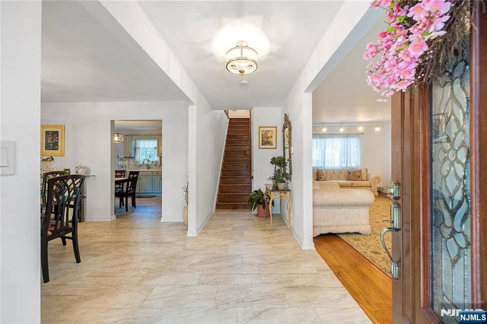15 Pierrepont Avenue Rutherford, NJ 07070