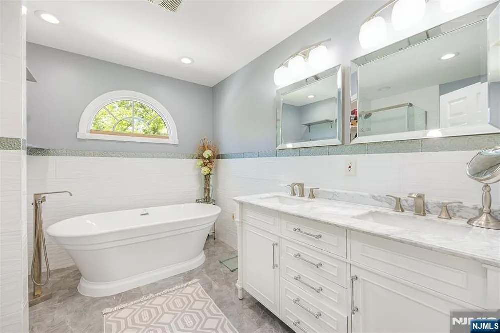 15 Pierrepont Avenue Rutherford, NJ 07070