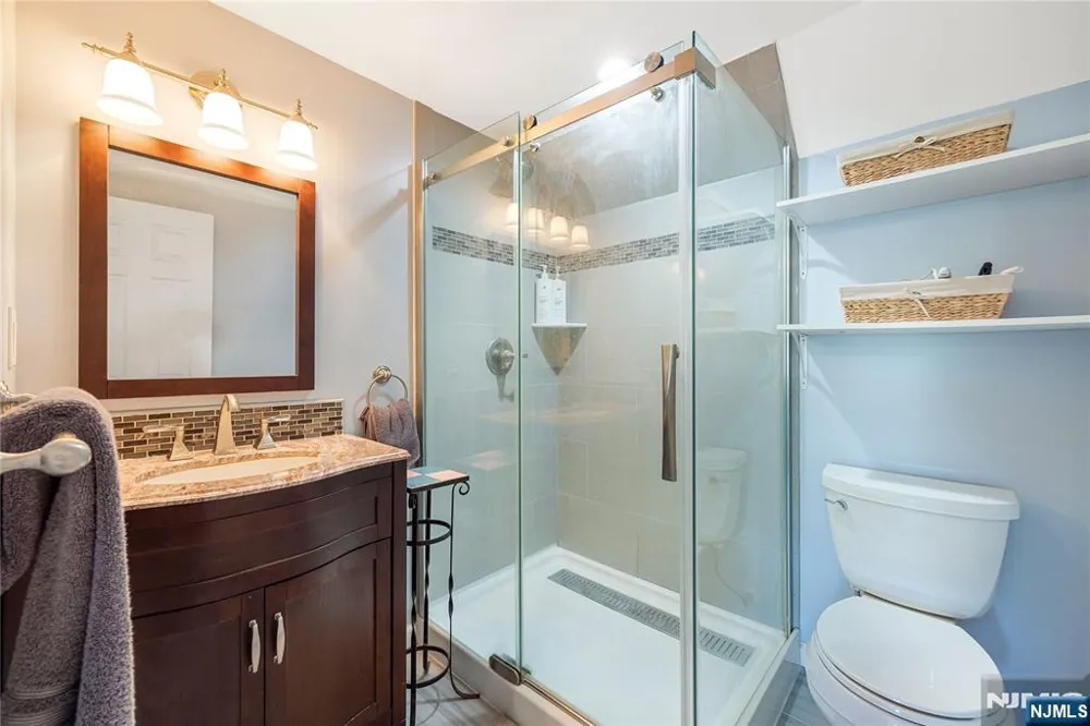 15 Pierrepont Avenue Rutherford, NJ 07070