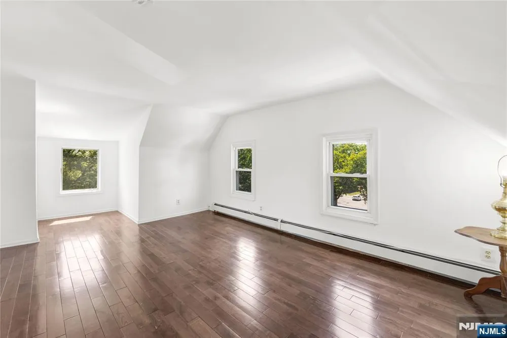 15 Pierrepont Avenue Rutherford, NJ 07070