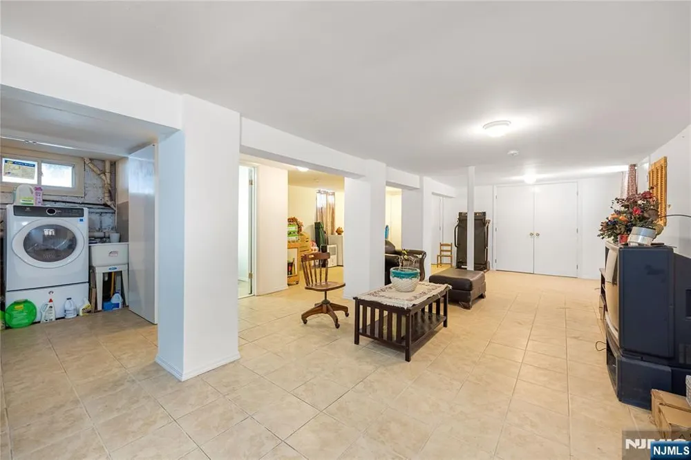 15 Pierrepont Avenue Rutherford, NJ 07070