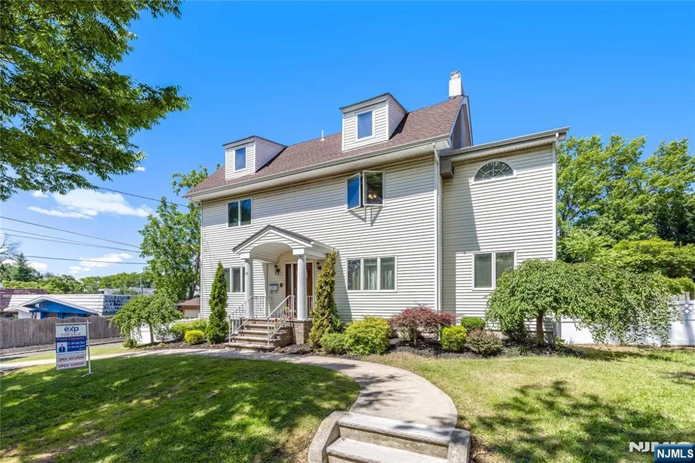 15 Pierrepont Avenue Rutherford, NJ 07070