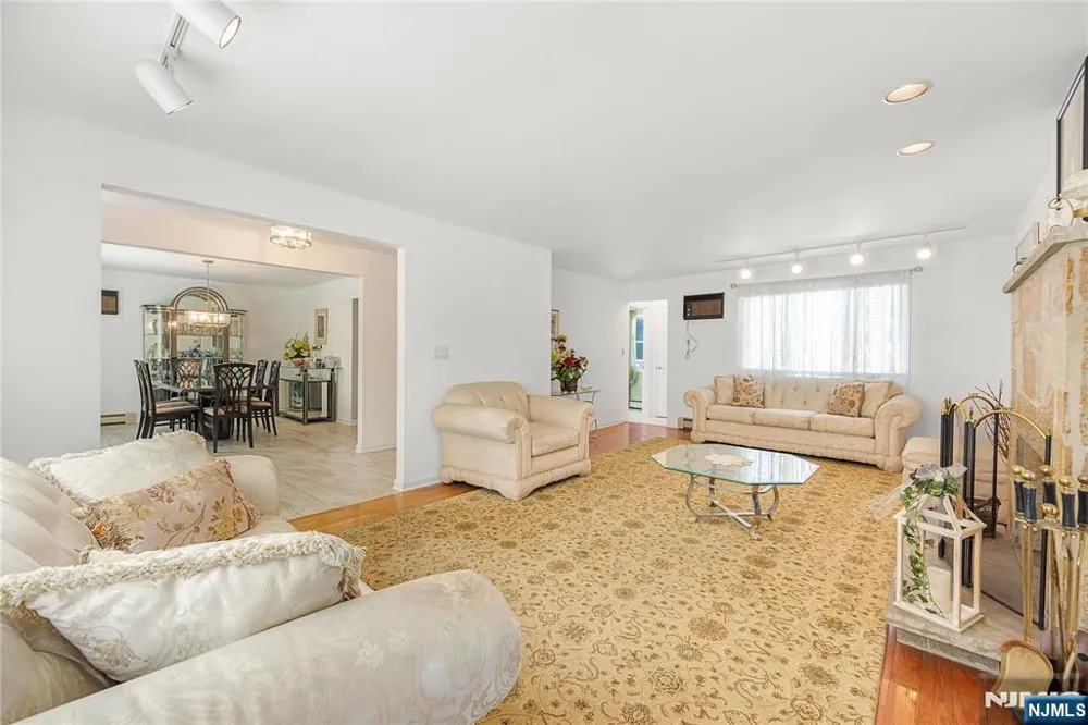 15 Pierrepont Avenue Rutherford, NJ 07070