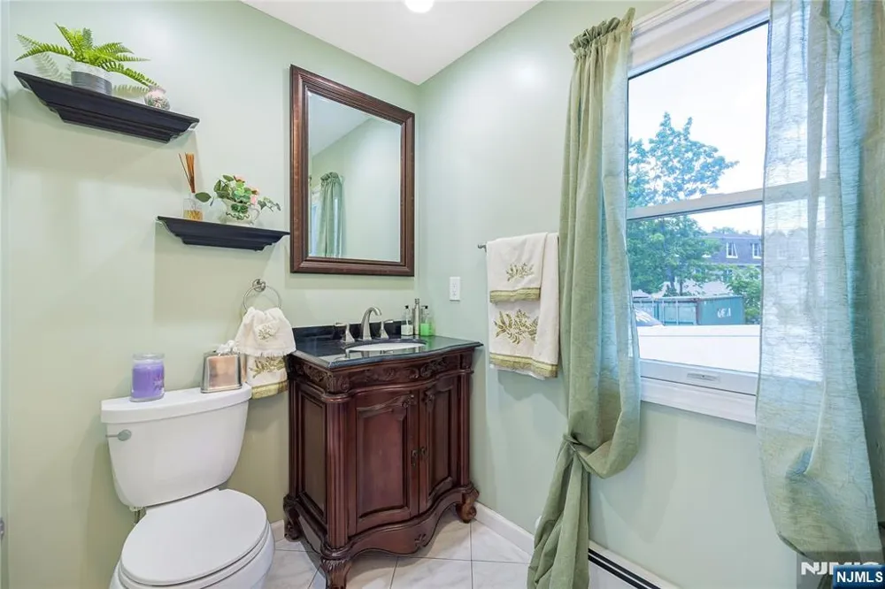 15 Pierrepont Avenue Rutherford, NJ 07070