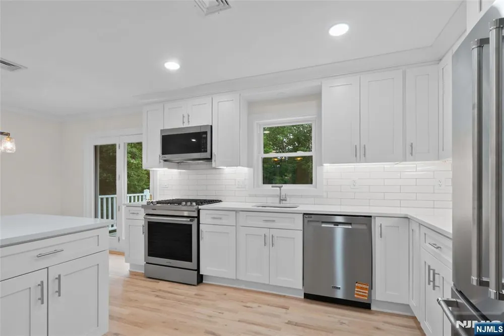 13 Chickadee Road Mount Olive Township, NJ 07828