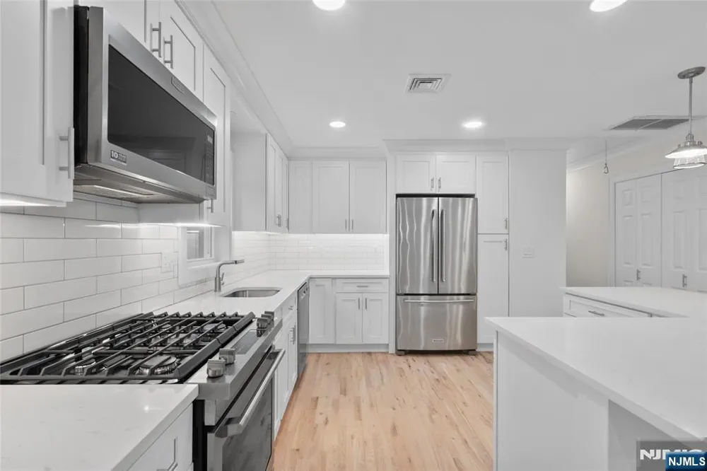 13 Chickadee Road Mount Olive Township, NJ 07828