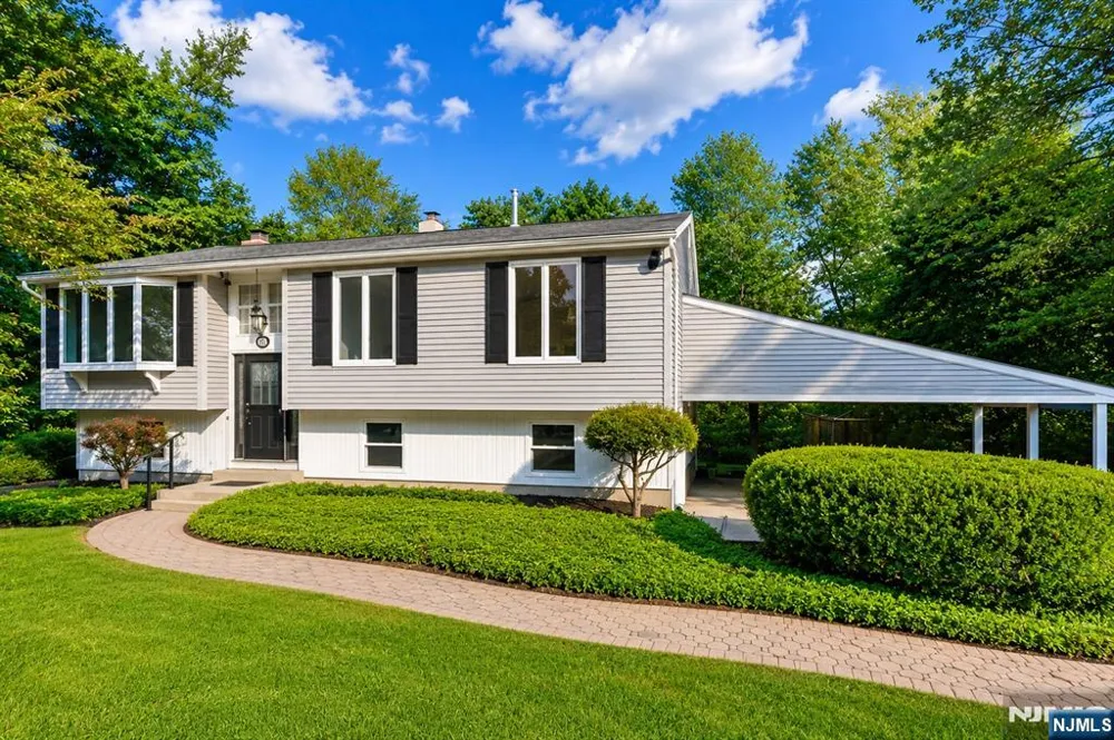 13 Chickadee Road Mount Olive Township, NJ 07828