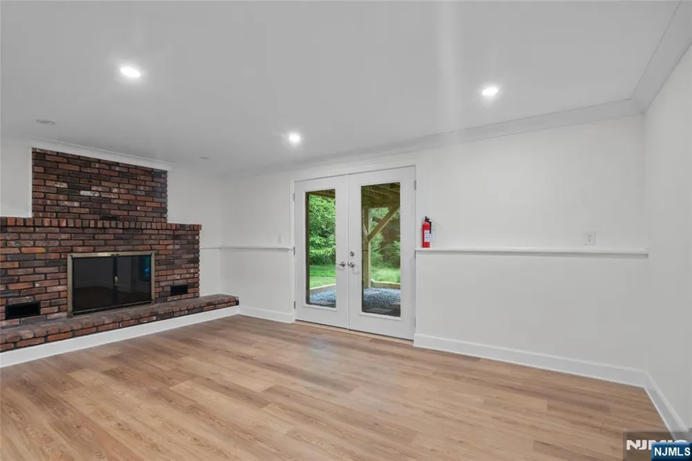 13 Chickadee Road Mount Olive Township, NJ 07828