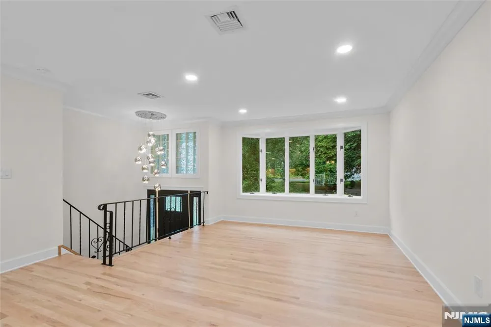 13 Chickadee Road Mount Olive Township, NJ 07828