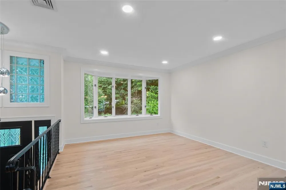 13 Chickadee Road Mount Olive Township, NJ 07828