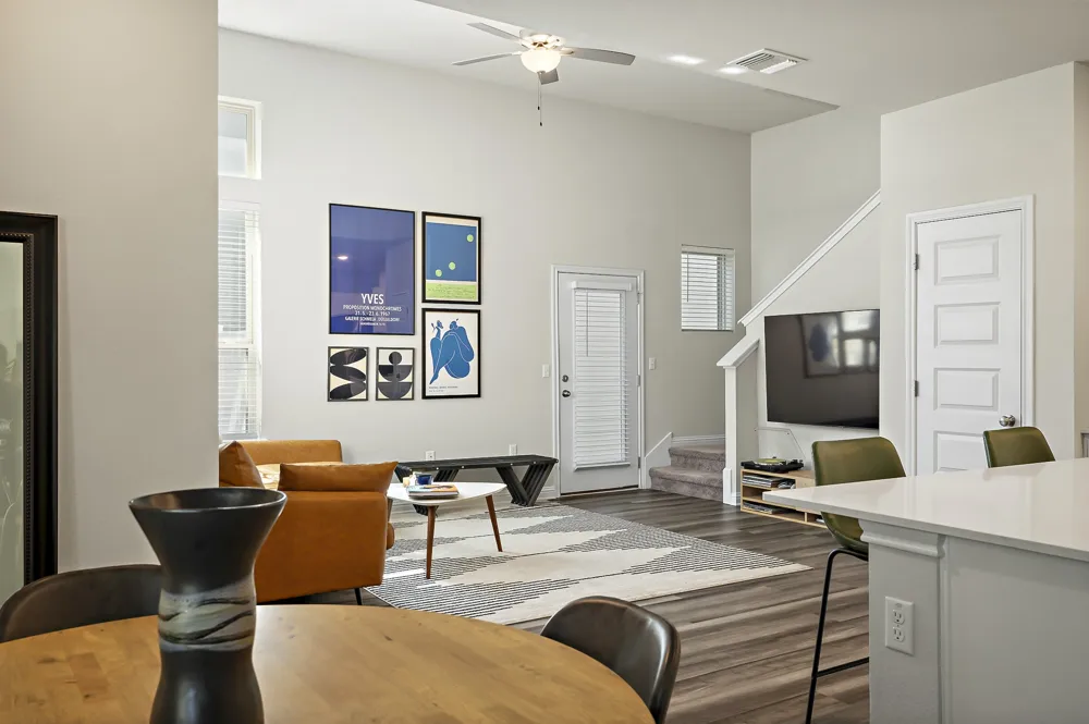 8013 Lennon Drive Austin, TX 78744