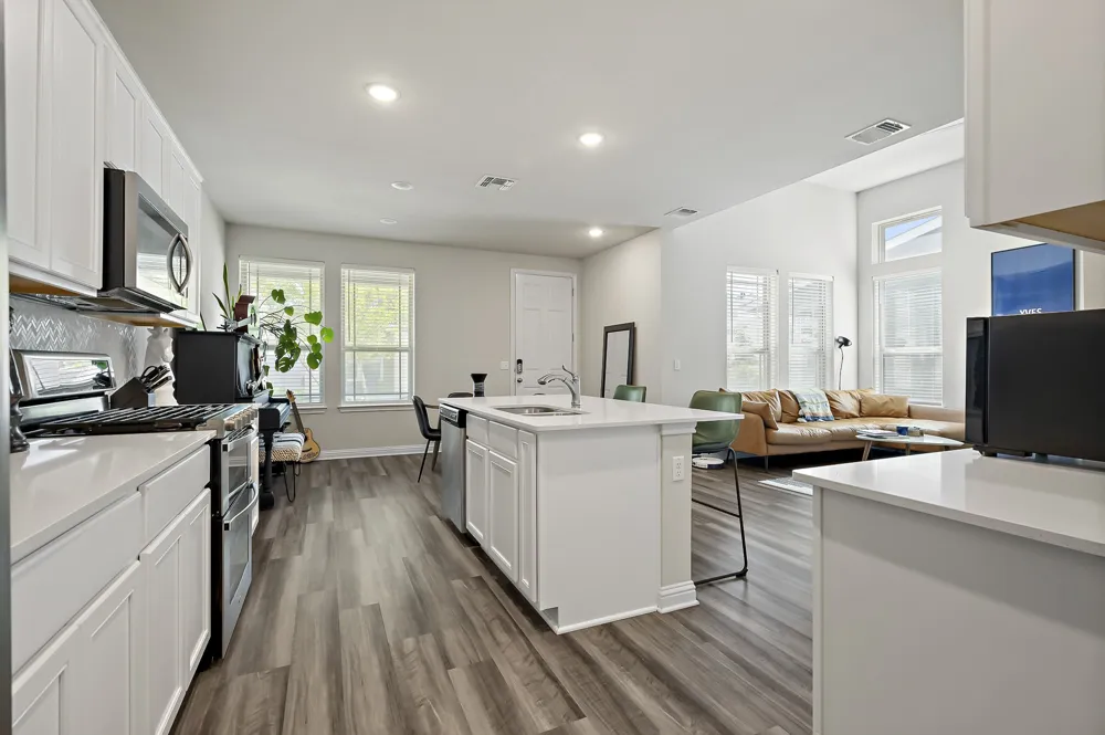 8013 Lennon Drive Austin, TX 78744