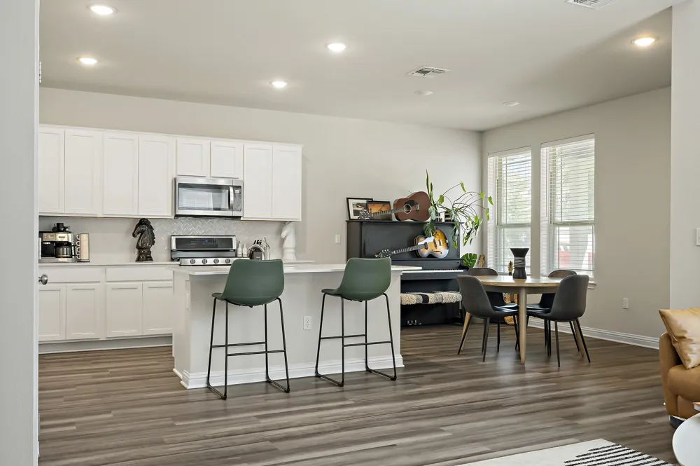 8013 Lennon Drive Austin, TX 78744