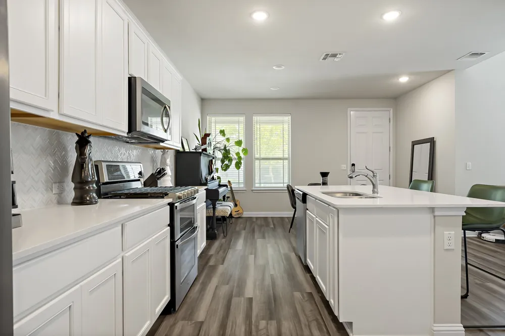 8013 Lennon Drive Austin, TX 78744