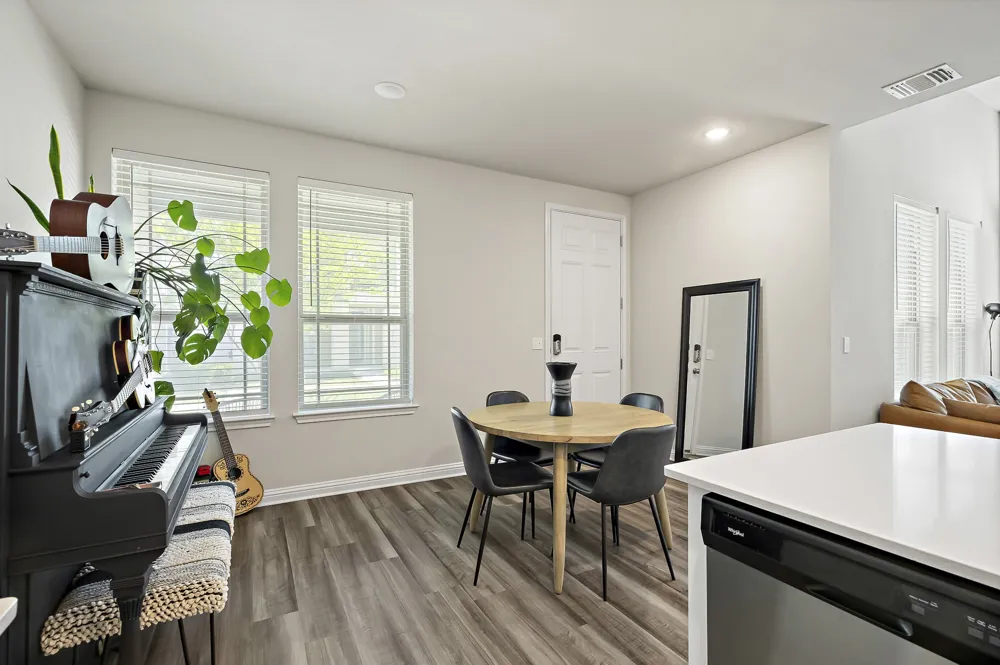 8013 Lennon Drive Austin, TX 78744