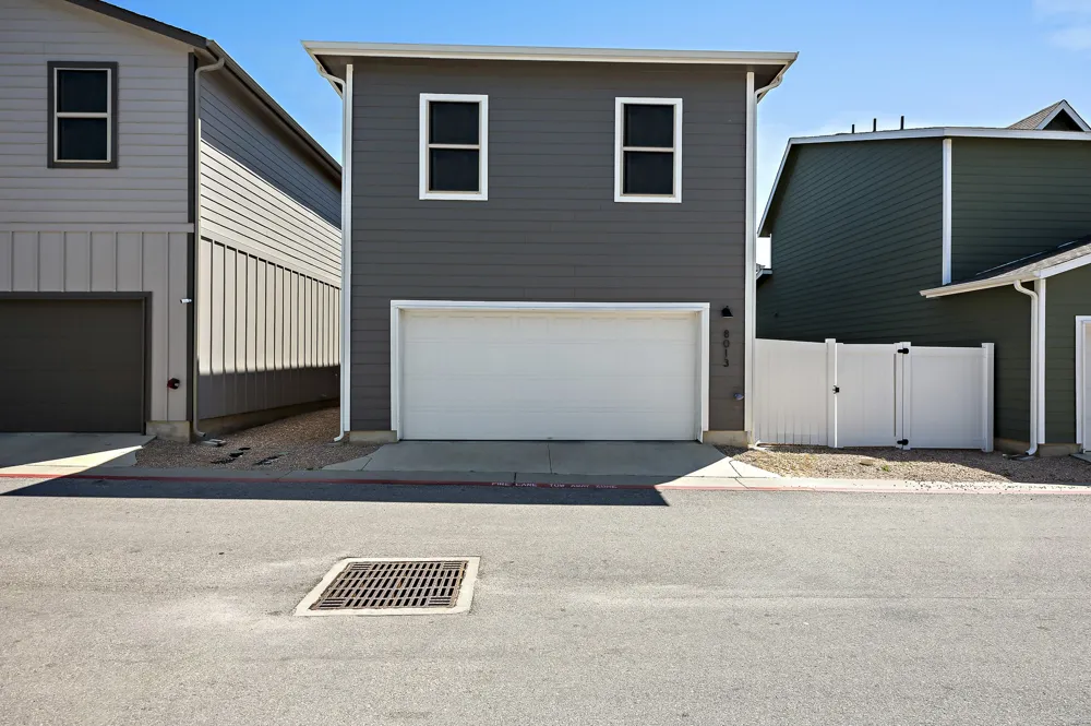 8013 Lennon Drive Austin, TX 78744