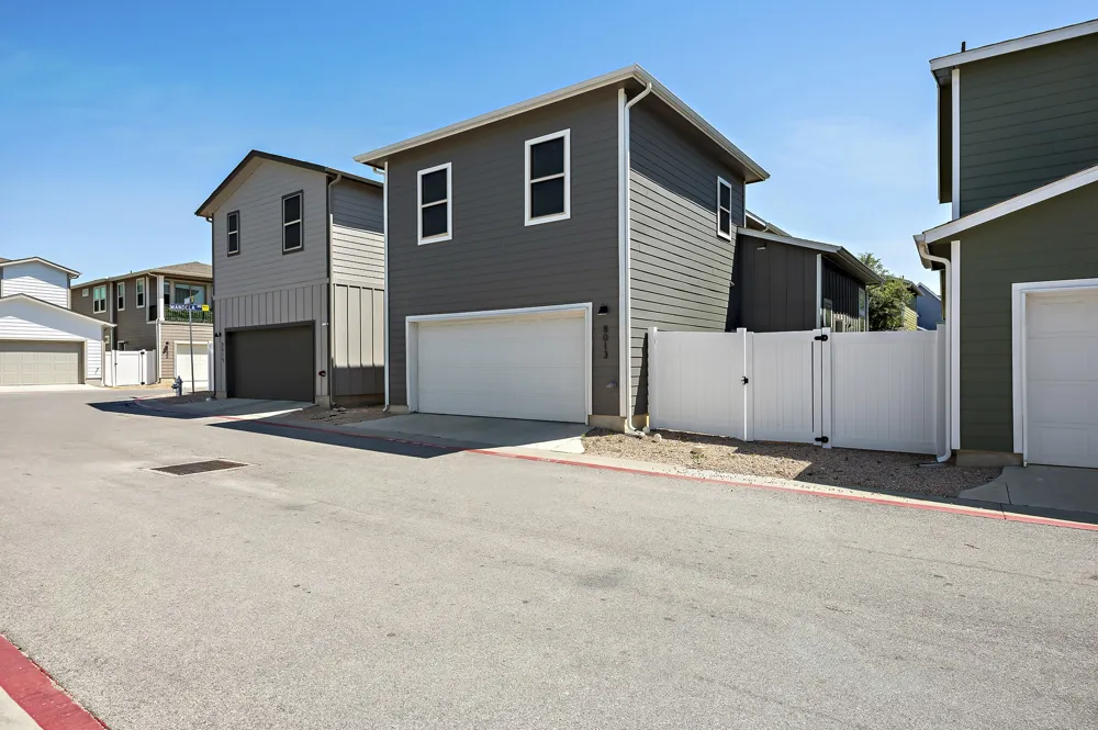 8013 Lennon Drive Austin, TX 78744