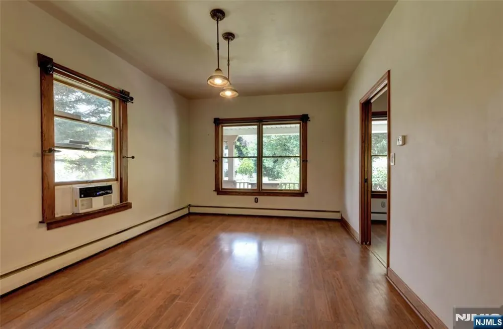 8 Brian Court Pequannock Township, NJ 07440