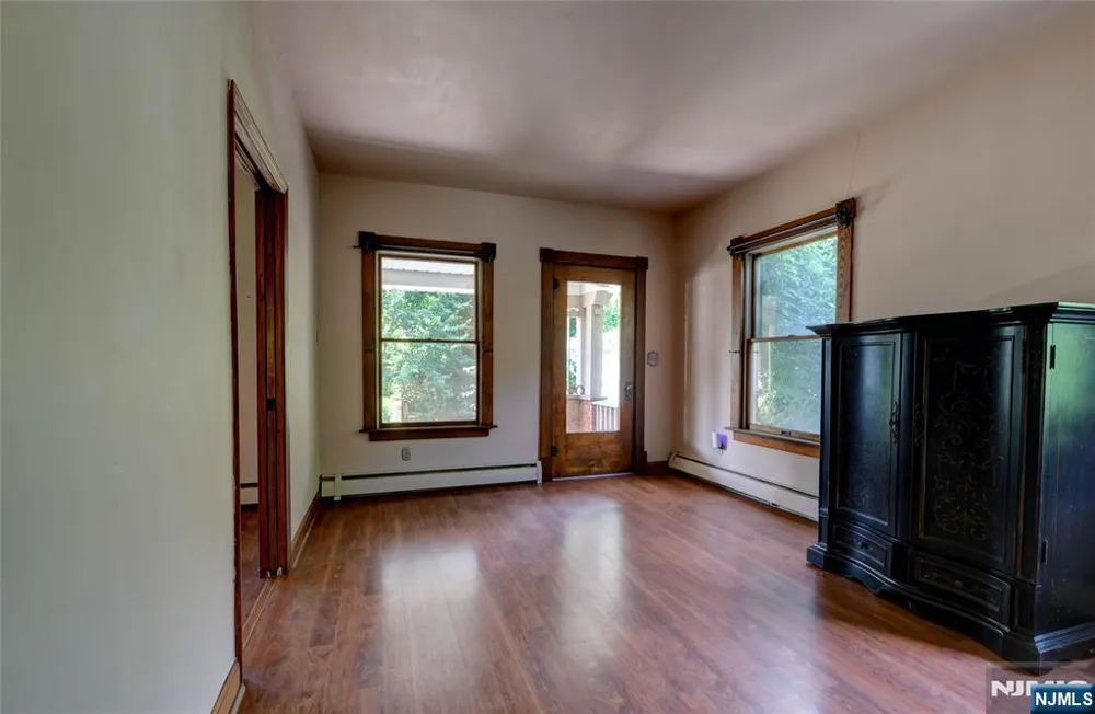 8 Brian Court Pequannock Township, NJ 07440