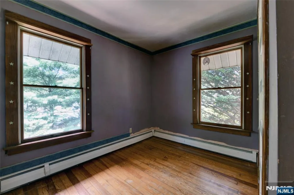 8 Brian Court Pequannock Township, NJ 07440