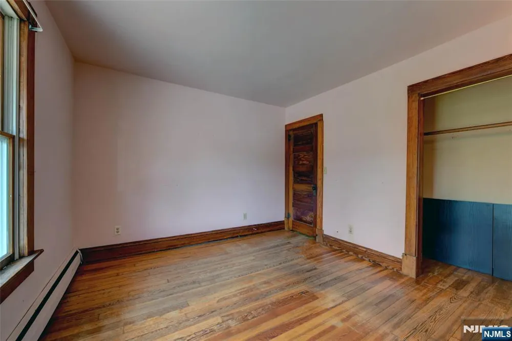 8 Brian Court Pequannock Township, NJ 07440